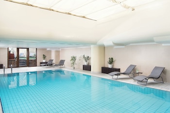 Imagen de la piscina del Hotel Sheraton Zagreb. Foto 10