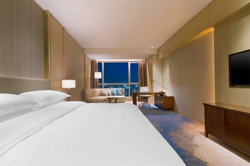Imagen de la habitación del Hotel Sheraton Zhanjiang. Foto 5