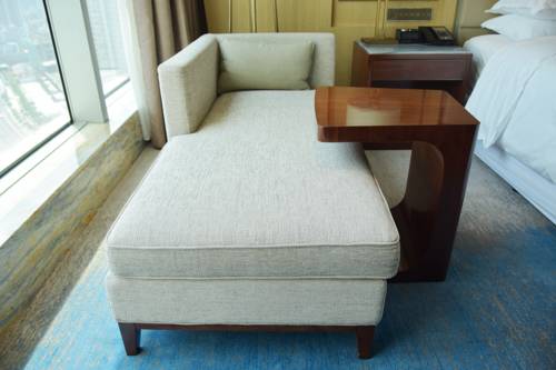 Imagen de la habitación del Hotel Sheraton Zhanjiang. Foto 6