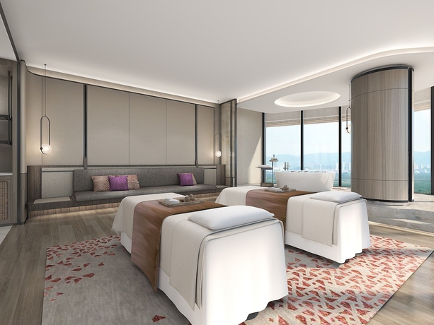 Imagen de la piscina del Hotel Sheraton Zhaoqing Dinghu. Foto 19