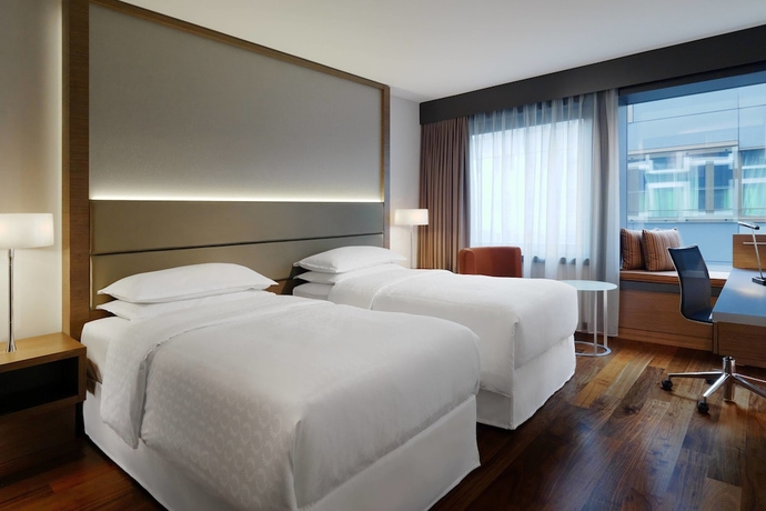 Imagen de la habitación del Hotel Sheraton Zurich. Foto 5