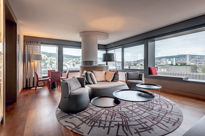 Imagen de la habitación del Hotel Sheraton Zurich. Foto 9