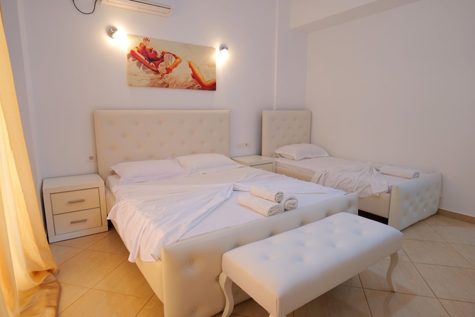 Imagen de la habitación del Hotel Sherifi. Foto 12