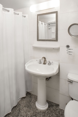 Imagen de la habitación del Hotel Sherry Fontenac Oceanfront. Foto 3