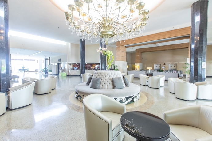 Imagen de los interiores del Hotel Sherry Fontenac Oceanfront. Foto 20