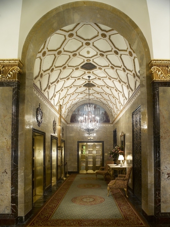 Imagen de los interiores del Hotel Sherry Netherland. Foto 18