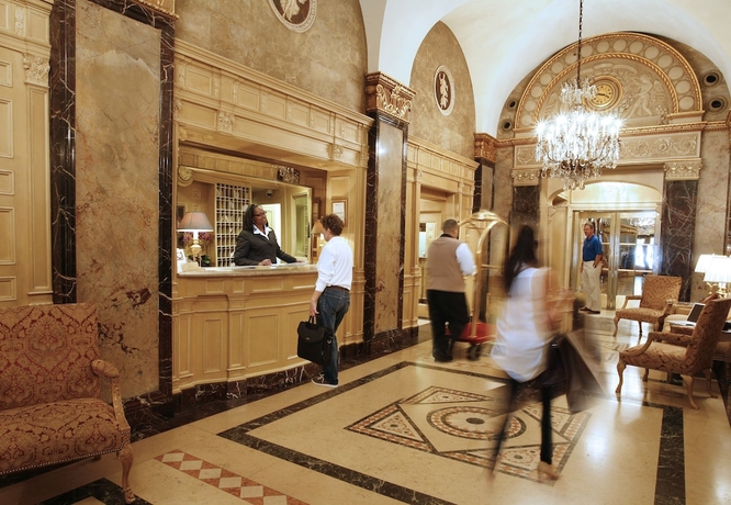 Imagen de los interiores del Hotel Sherry Netherland. Foto 19