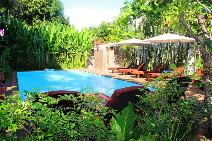 Imagen de la piscina del Hotel Shewe Wana Suite Resort. Foto 12