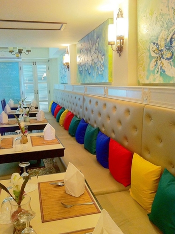 Imagen del bar/restaurante del Hotel Shewe Wana Suite Resort. Foto 2