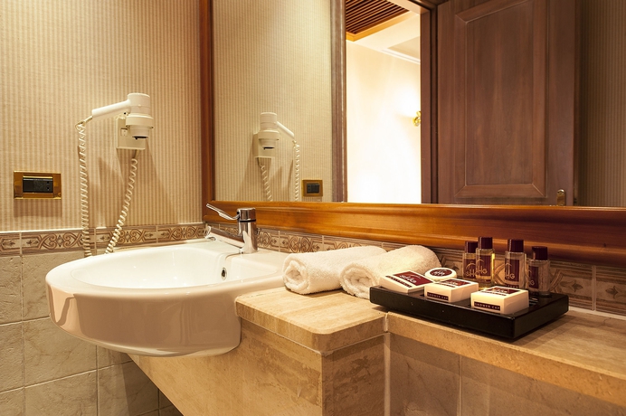 Imagen de la habitación del Hotel Shg De La Ville. Foto 10