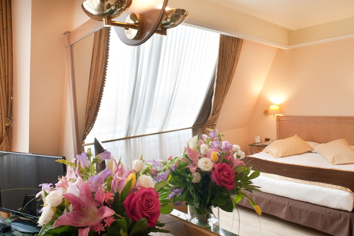 Imagen de la habitación del Hotel Shg De La Ville. Foto 14