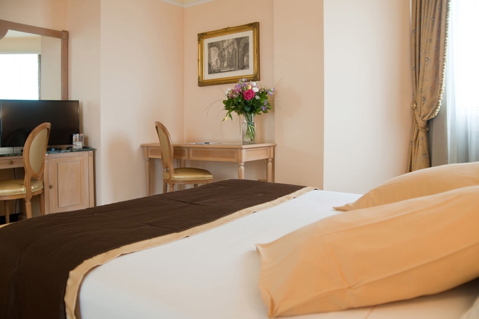 Imagen de la habitación del Hotel Shg De La Ville. Foto 15