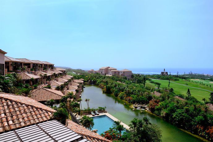 Imagen de los interiores del Hotel Shigira Bayside Suite Allamanda. Foto 9