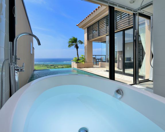 Imagen de los interiores del Hotel Shigira Bayside Suite Allamanda. Foto 14