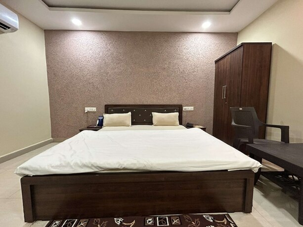 Imagen de la habitación del Hotel Shikar Palace. Foto 19