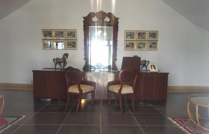 Imagen de los interiores del Hotel Shikarbadi. Foto 18