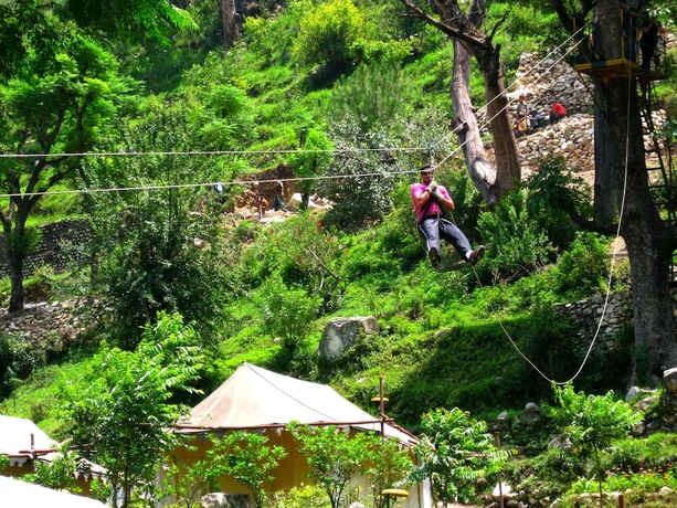 Imagen de los exteriores del Hotel Shikhar Nature Resort. Foto 9