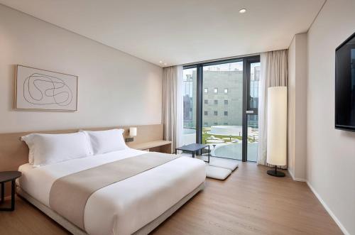 Imagen general del Hotel Shilla Stay Plus Iho Tewoo Ocean Front. Foto 2