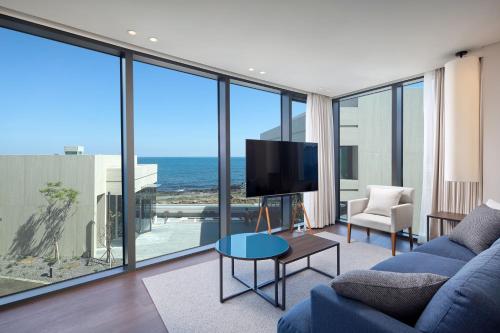 Imagen de la habitación del Hotel Shilla Stay Plus Iho Tewoo Ocean Front. Foto 14