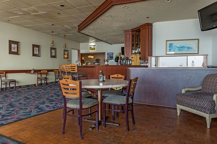 Imagen del bar/restaurante del Hotel Shilo Inn Suites - Newport. Foto 2