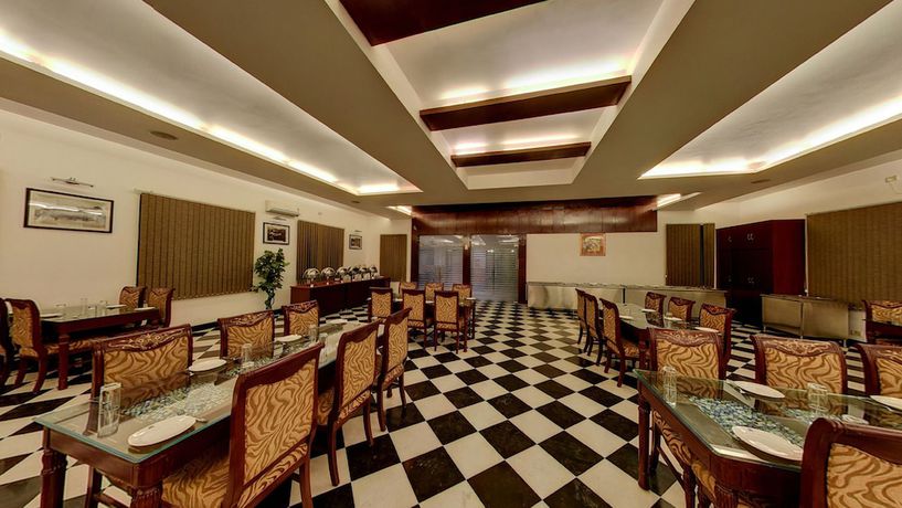 Imagen del bar/restaurante del Hotel Shilton by Royal Collection. Foto 2