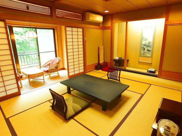 Imagen de la habitación del Hotel Shima Yamaguchikan. Foto 8