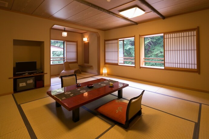 Imagen de la habitación del Hotel Shima-onsen Toshimaya. Foto 22