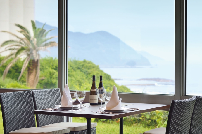 Imagen del bar/restaurante del Hotel Shimoda Prince. Foto 3