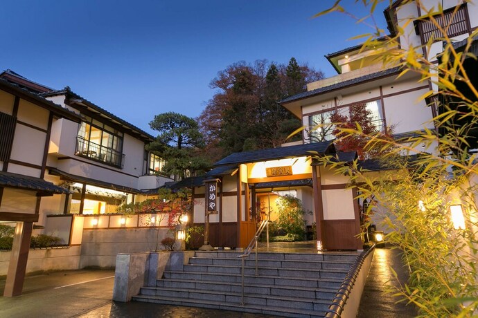 Imagen general del Hotel Shimosuwa Onsen Chosenkaku Kameya. Foto 5