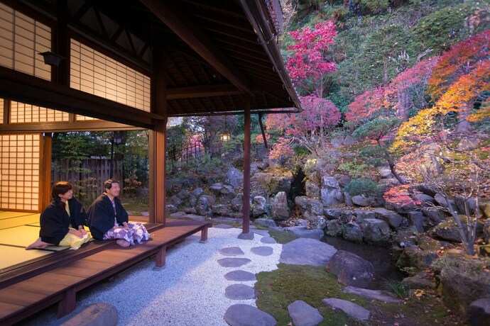Imagen de los exteriores del Hotel Shimosuwa Onsen Chosenkaku Kameya. Foto 13