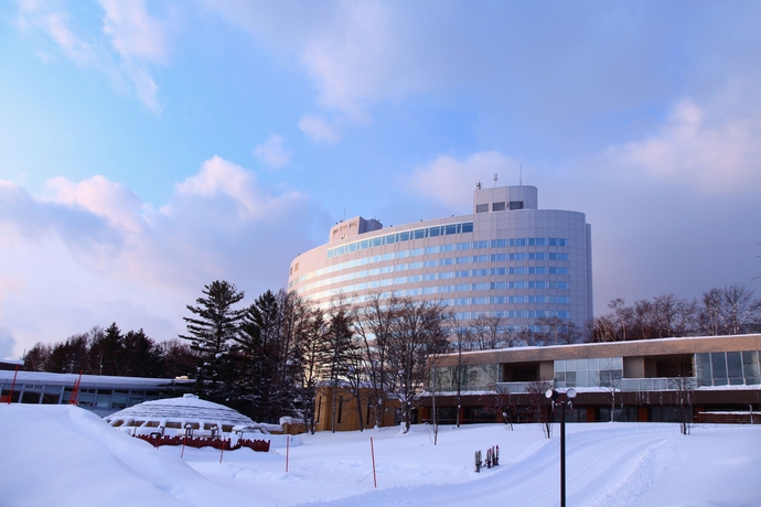 Imagen de los exteriores del Hotel Shin Furano Prince. Foto 12