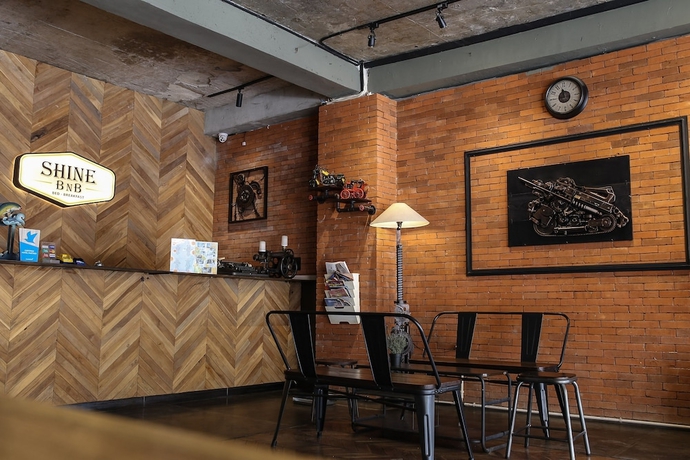 Imagen de los interiores del Hotel Shine Bnb. Foto 14