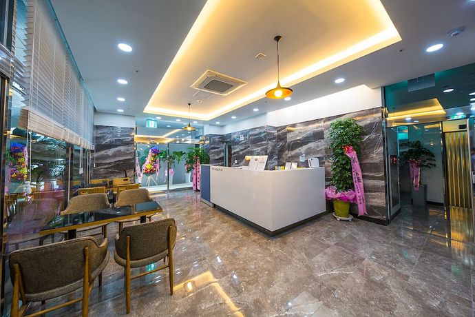 Imagen de los interiores del Hotel Shine. Foto 18