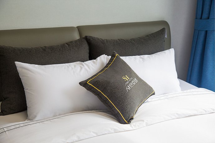 Imagen de la habitación del Hotel Shine. Foto 7