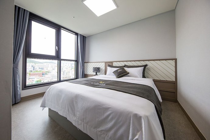 Imagen de la habitación del Hotel Shine. Foto 14