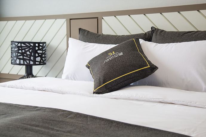 Imagen de la habitación del Hotel Shine. Foto 15