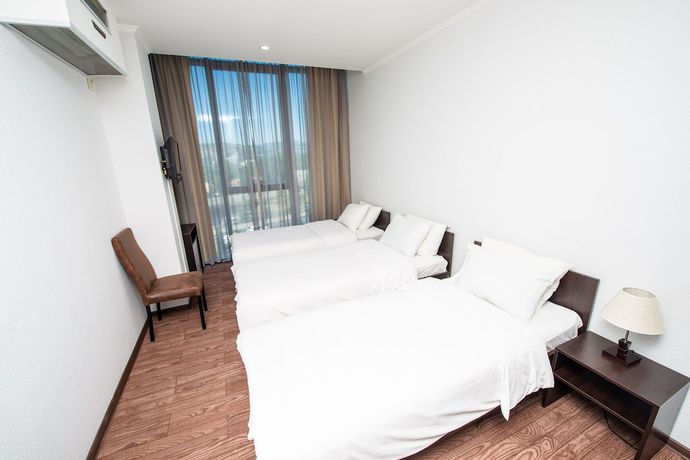 Imagen de la habitación del Hotel Shine Palace, Tbilisi. Foto 2