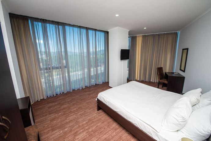Imagen de la habitación del Hotel Shine Palace, Tbilisi. Foto 3