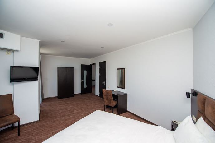 Imagen de la habitación del Hotel Shine Palace, Tbilisi. Foto 5