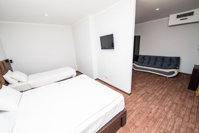 Imagen de la habitación del Hotel Shine Palace, Tbilisi. Foto 7