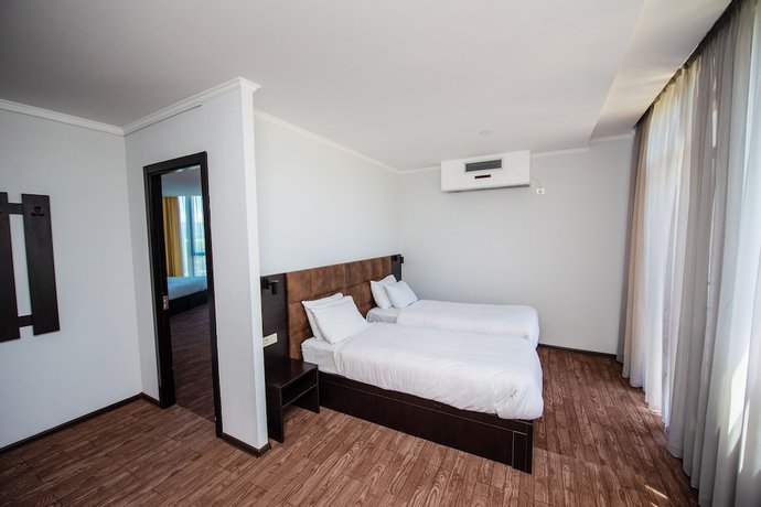 Imagen de la habitación del Hotel Shine Palace, Tbilisi. Foto 9
