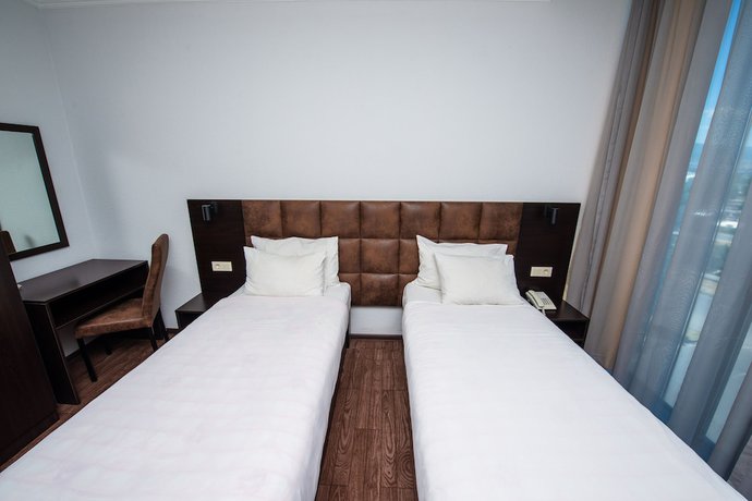 Imagen de la habitación del Hotel Shine Palace, Tbilisi. Foto 17