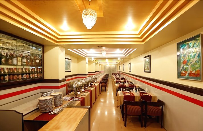 Imagen del bar/restaurante del Hotel Shingar, Mandi. Foto 3