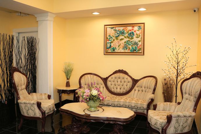 Imagen de los interiores del Hotel Shining Light Inn & Suites. Foto 15