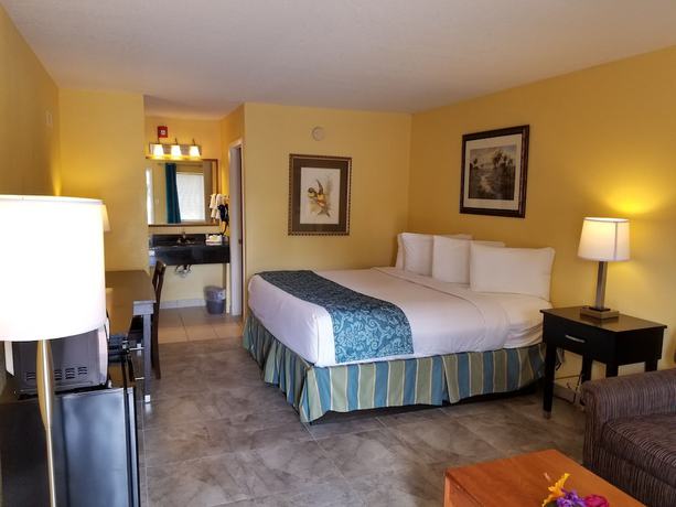 Imagen de la habitación del Hotel Shining Light Inn & Suites. Foto 12