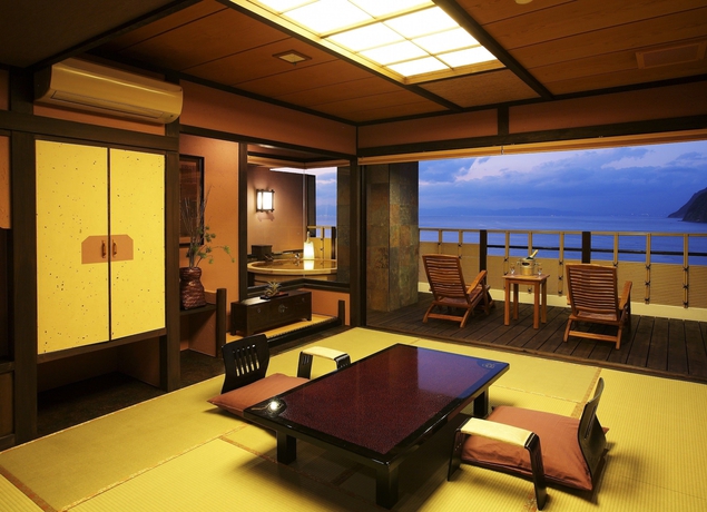 Imagen de los interiores del Hotel Shin-kaikatei Izumi. Foto 19