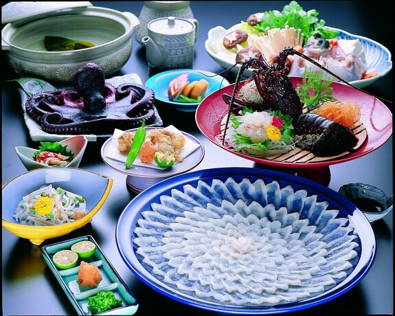 Imagen del bar/restaurante del Hotel Shinojima Royal Kasuiso. Foto 22