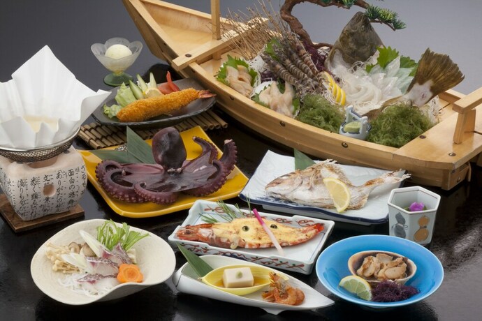 Imagen del bar/restaurante del Hotel Shinojima Royal Kasuiso. Foto 23