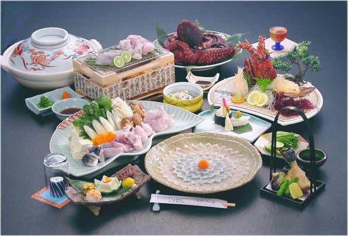 Imagen del bar/restaurante del Hotel Shinojima Royal Kasuiso. Foto 24