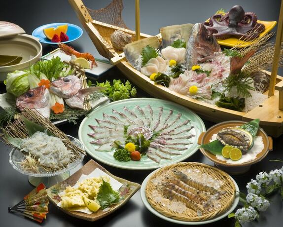 Imagen del bar/restaurante del Hotel Shinojima Royal Kasuiso. Foto 29